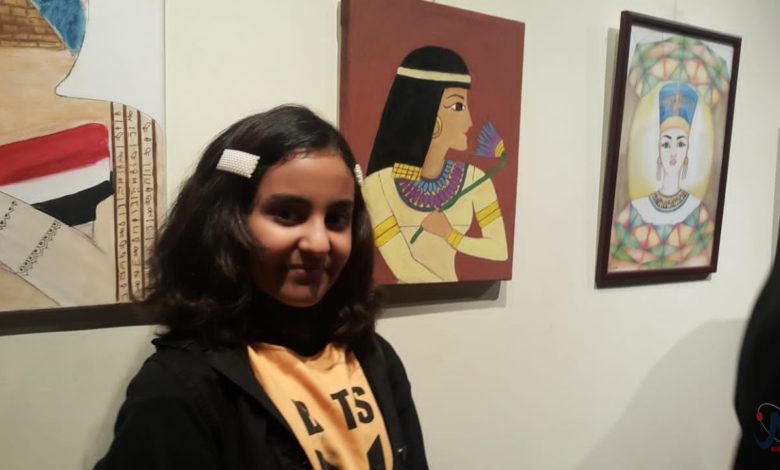 صورة فن تشكيلي يمني في القاهرة تحت عنوان “مصر بعيون يمنية”.. مَعرض حافل بالإبداع وتكريم يليق بالمكان