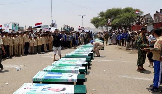 صورة الحوثيون يشيعون جثامين 10 من مقاتليهم في غضون يومين