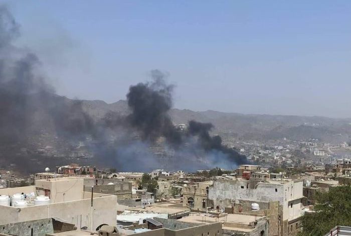 صورة مليشيات الحوثي تقصف بالمدفعية والهاون مناطق سكنية في تعز