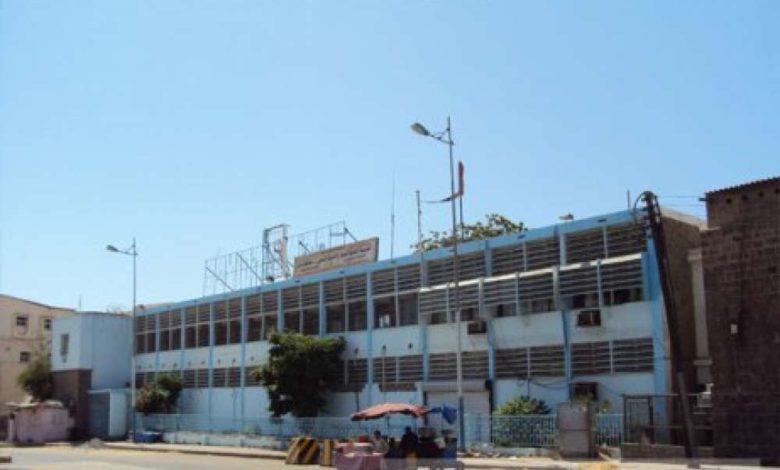 صورة مؤسسة المياه بعدن توضح سبب تأخر وصول الماء لبعض الأحياء السكنية