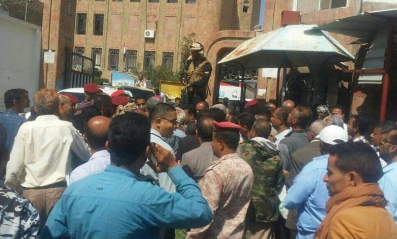 صورة مالية تعز يعلن الاضراب الشامل ابتداء من اليوم حتى إقالة قائد النجدة ومدراء الإدارات يستقيلون