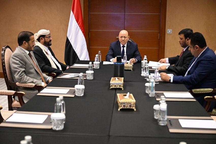 رئيس الوزراء: جماعة الحوثي تهدر فرص السلام