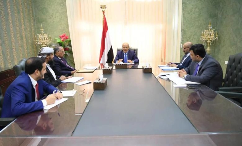 صورة مجلس القيادة الرئاسي يناقش عددا من التحديات لاستكمال استحقاقات المرحلة وخطة تطوير مدينة عدن “موسع”