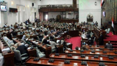 صورة برلماني يمني يصف طرد شيخ قبلي وعضو برلماني موال للحوثيين من منزله اجراء مستحق !