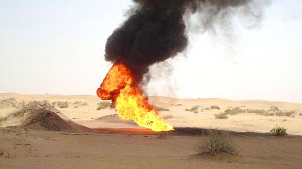 صورة استهداف أنبوب نقل النفط الخام بشبوة