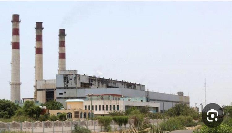 صورة مصدر مسؤول في شركة صافر يصرح بشأن تزويد كهرباء الرئيس بالنفط الخام
