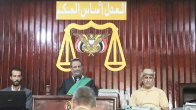 صورة المحكمة العسكرية بمأرب تعقد جلستها العلنية الثالثة لمحاكمة 550 متهما من قيادات جماعة الحوثي