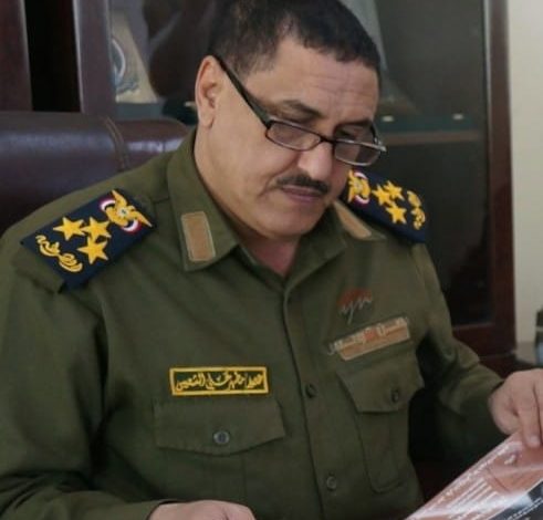 أحد جرحى حرب تحرير عدن ومبتور القدمين يشكو ما حدث له في إدارة المرور ويستغيث بمدير الأمن