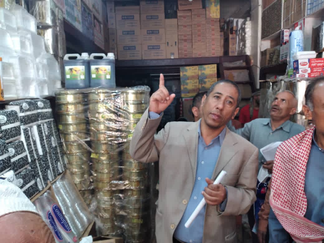 مصادر لـ"يمن الغد": مدير إصلاحي مُقال في تعز يمنح 142 ترخيصا لشركات وهمية