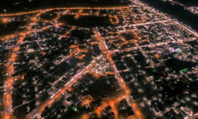 صورة هجوم حوثي صاروخي يستهدف مدينة مأرب