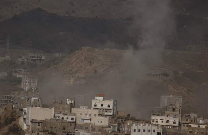 صورة مليشيا الحوثي ترتكب 145 انتهاكاً وجريمة في تعز خلال أبريل