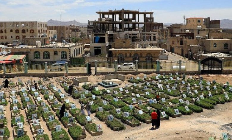 صورة قائد عسكري رفيع يؤكد مقتل أكثر من 10 آلاف عنصر في مأرب منذ بداية العام الجاري