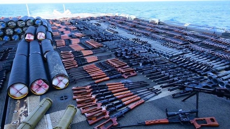 صورة القوات الأمريكية تُعلن ضبط كمية ضخمة من الأسلحة الإيرانية كانت في طريقها إلى الحوثي في اليمن