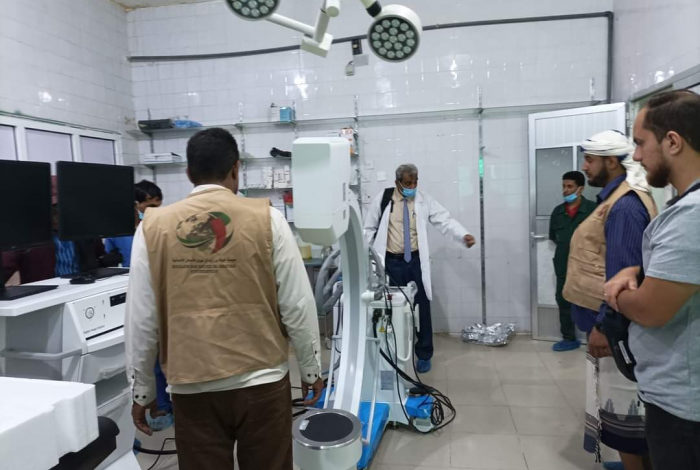 صورة بمنحة إماراتية.. تشغيل أجهزة طبية حديثة بمستشفى شبوة العام