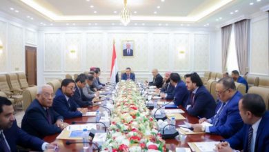 صورة معين عبدالملك  يترأس في عدن اجتماع مجلس الوزراء
