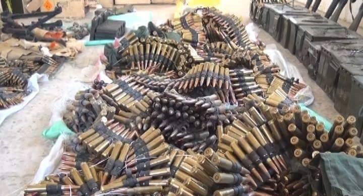 صورة كيف تدفقت أسلحة الجيش في تعز إلى الحوثيين؟!