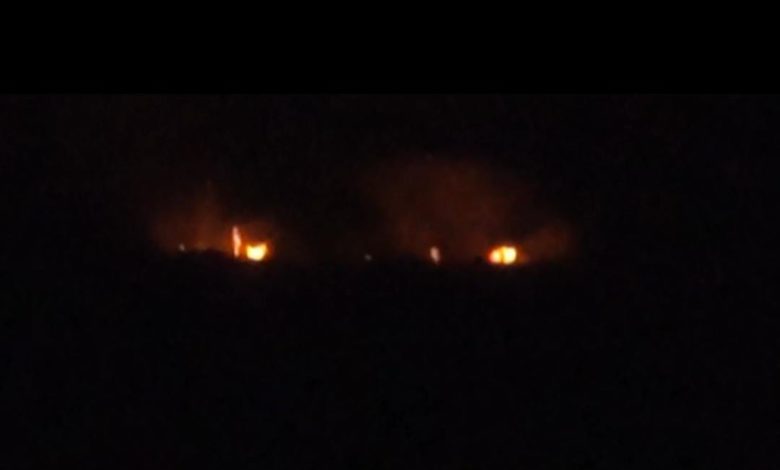 صورة مليشيات الحوثي ترتكب جريمة جديدة جنوب الحديدة وتحرق قريتين في حيس “معظم الضحايا أطفال” صور