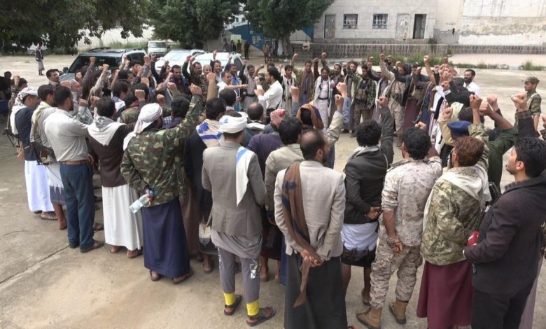 صورة مليشيا الحوثي تختطف العشرات من مقاتليها بعد فرارهم من جبهات مأرب