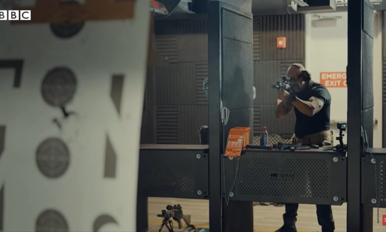 صورة من هو مرتزق فيلم بي بي سي؟.. “ممثل هوليودي ومؤلف قصص قتال”