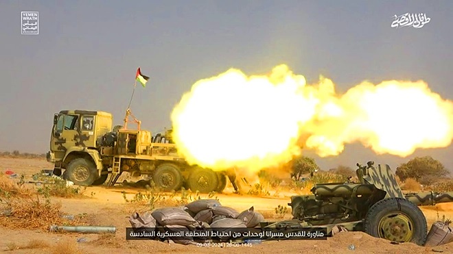صورة مناورة عسكرية للحوثيين لمحاكاة هجوم على مواقع إسرائيلية