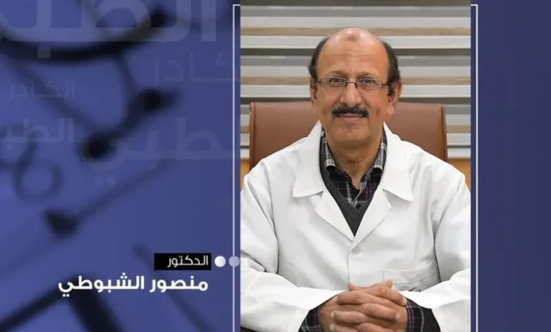 صورة وفاة طبيب متأثراً بالتعذيب الوحشي في سجون مليشيا الحوثي