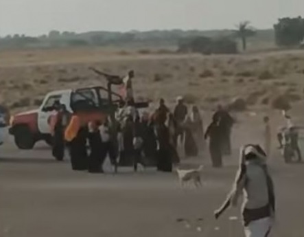 صورة الحوثيون يختطفون مواطنين بعد مداهمة قريتهم في الحديدة