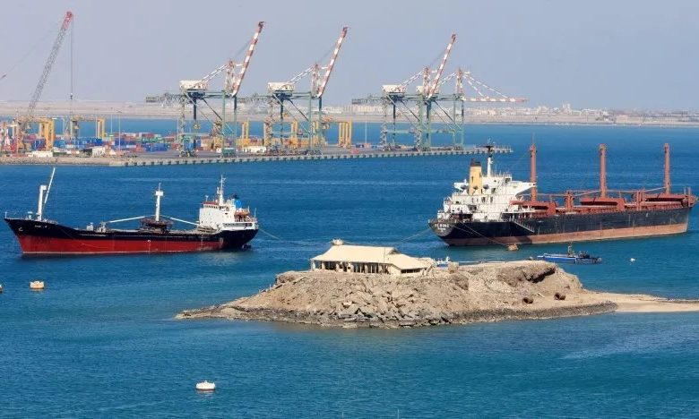 صورة تضاعف أسعار الشحن البحري إلى مينائي عدن والحديدة