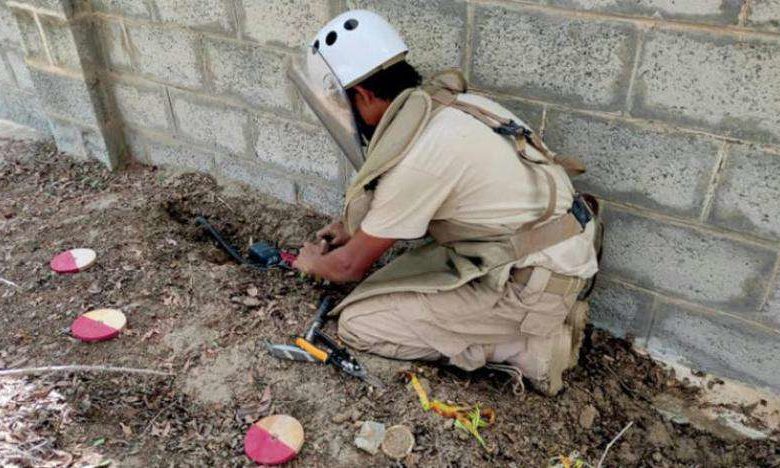 صورة مسام يطهر مدرسة أطفال فخخها الحوثيون بالألغام في الحديدة