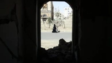 صورة عن الحوثي الذي يختطف النساء