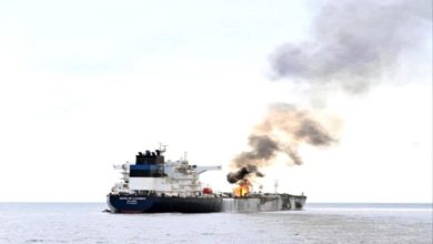 صورة هجوم جديد يستهدف سفينة في خليج عدن