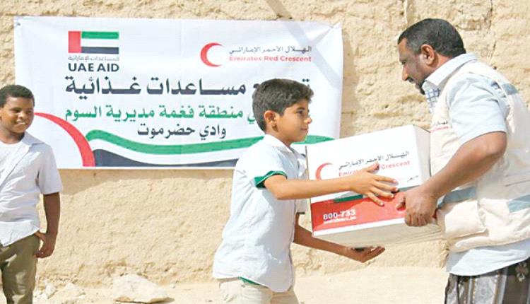 صورة نشطاء يمنيون : دعم الإمارات لليمن تجسيد لأواصر الإخاء بين الشعبين