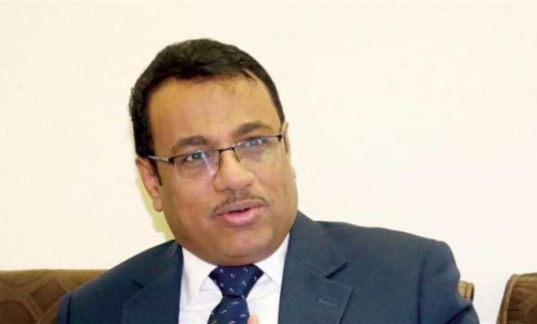 صورة وزير النفط اليمني: الحوثيون يبتزون العالم بـ«صافر»