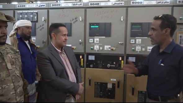 صورة رئيس انتقالي لحج يطالب الرئاسي والحكومة بسرعة معالجة ازمة الكهرباء بالمحافظة