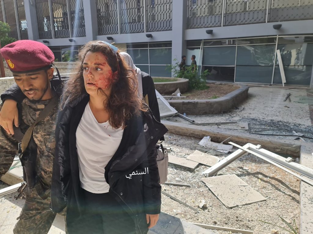 ناطقة اللجنة الدولية للصليب الاحمر يارا خواجة بعد اصابتها بتفجيرات مطار عدن