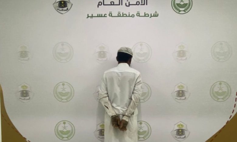 صورة السعودية.. الإطاحة بيمني نقل 10 مخالفين لنظام أمن الحدود في عسير