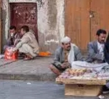 باعة متجولون بتعز يشكون لـ”يمن الغد” ابتزاز البلاطجة