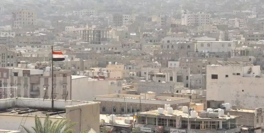 قصف حوثي على مدينة تعز