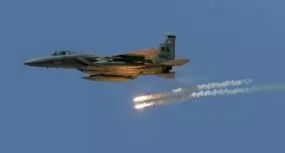 الطيران يجوب سماء صنعاء وسماع دوي انفجارات