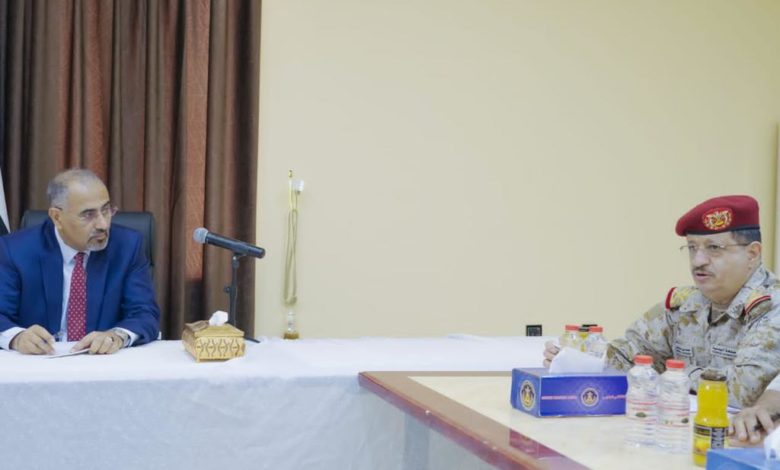 صورة الزبيدي يوجه هذه التوصيات حول إعادة هيكلة الجيش (تفاصيل)