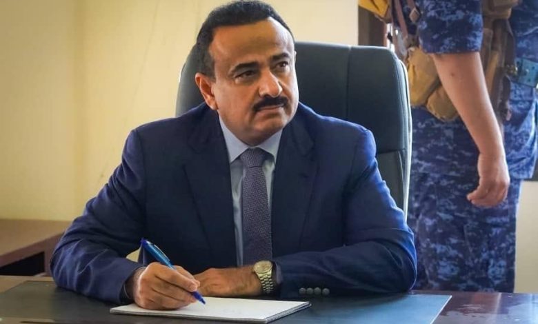 صورة محافظ شبوة يحذر من استغلال متمردي الإخوان للشركات النفطية